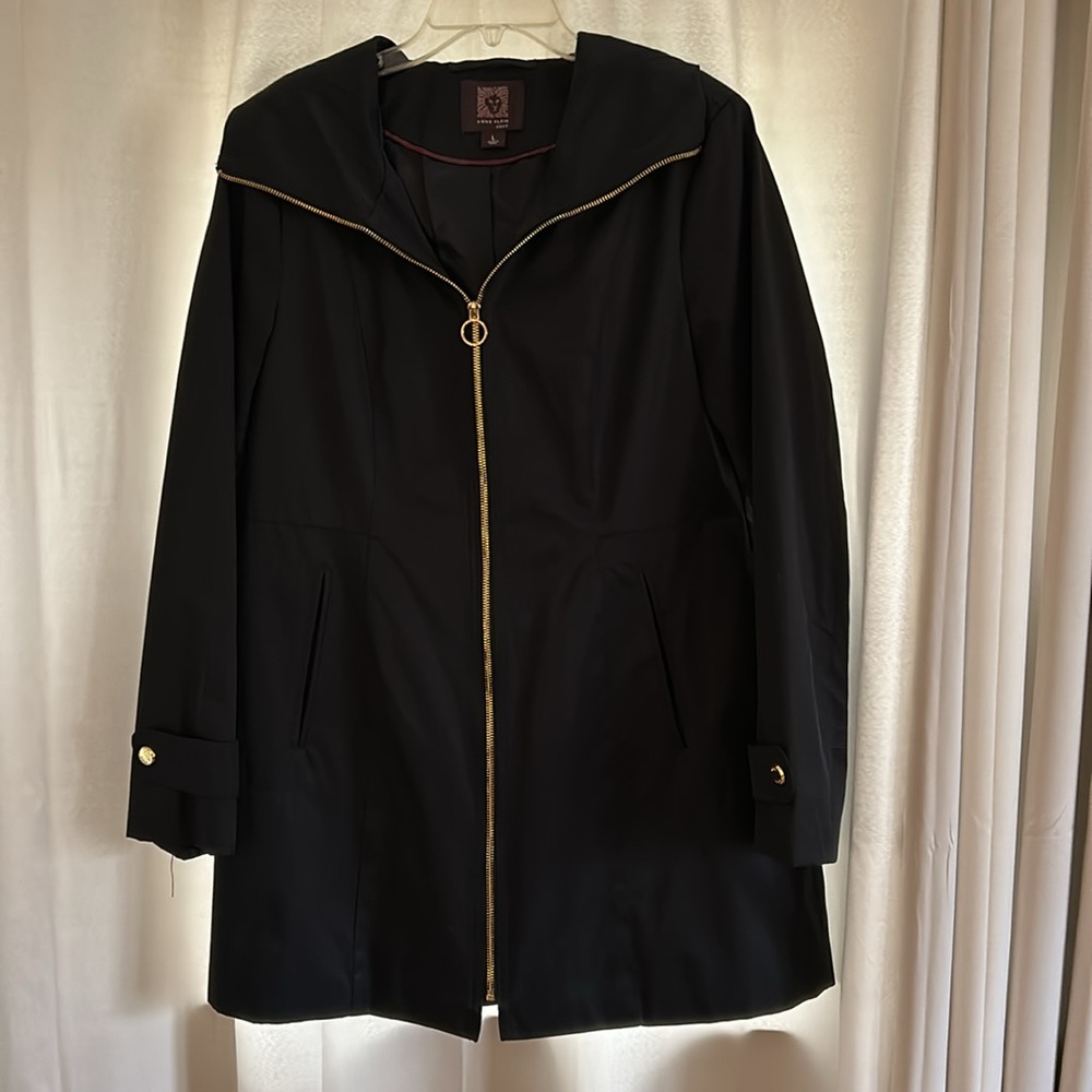 Anne Klein raincoat. Size Large, Black. New without tags.